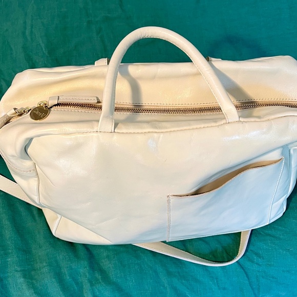 Clare V Claude - Picture 2 of 11